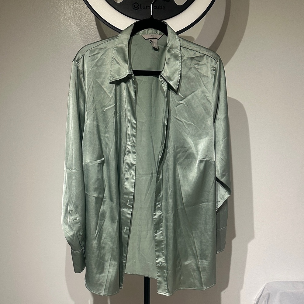 H&M Satin Shirt in Soft Green